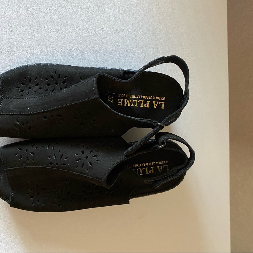 La Plume Black Suede Slingback Wedge Sandals Open Toe NIB Size 7 - Picture 2 of 6